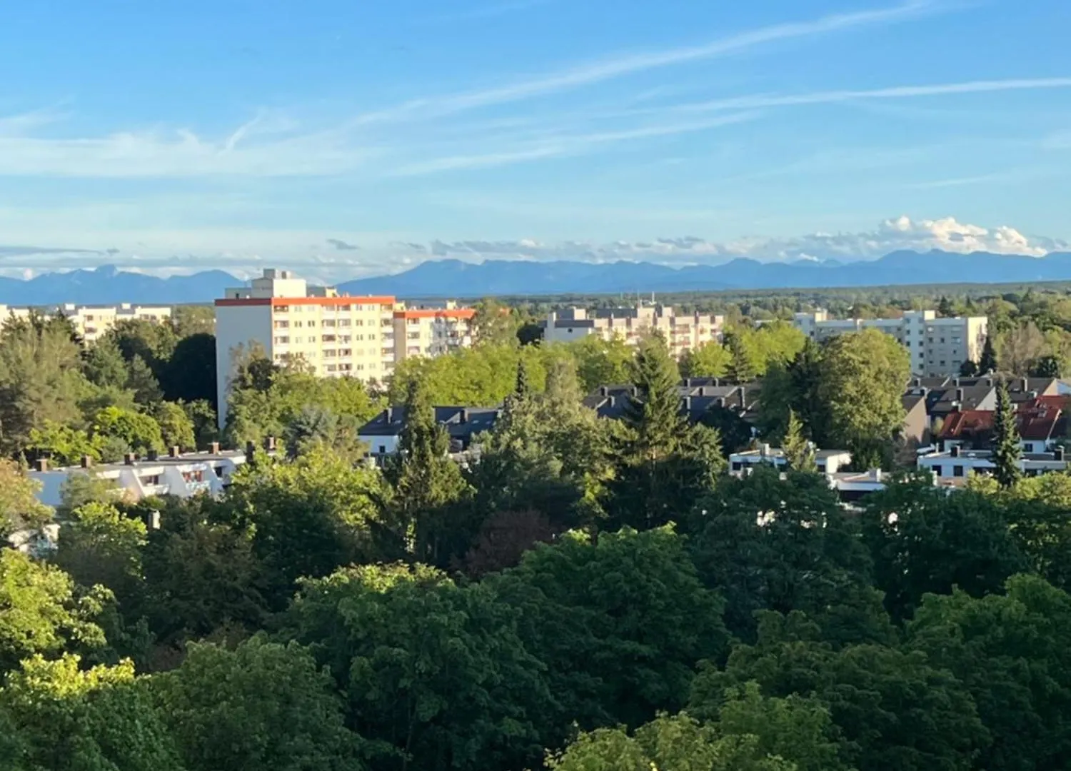 Alpblick - Apartment Mit Kostenlosen Parkplaetzen!! Taufkirchen  Germany